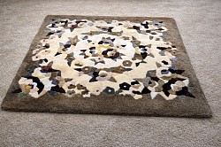 天然ムートン 花柄カーペット 熟練の職人が一枚一枚丁寧に仕上げた、手作りの逸品です。200x180cm